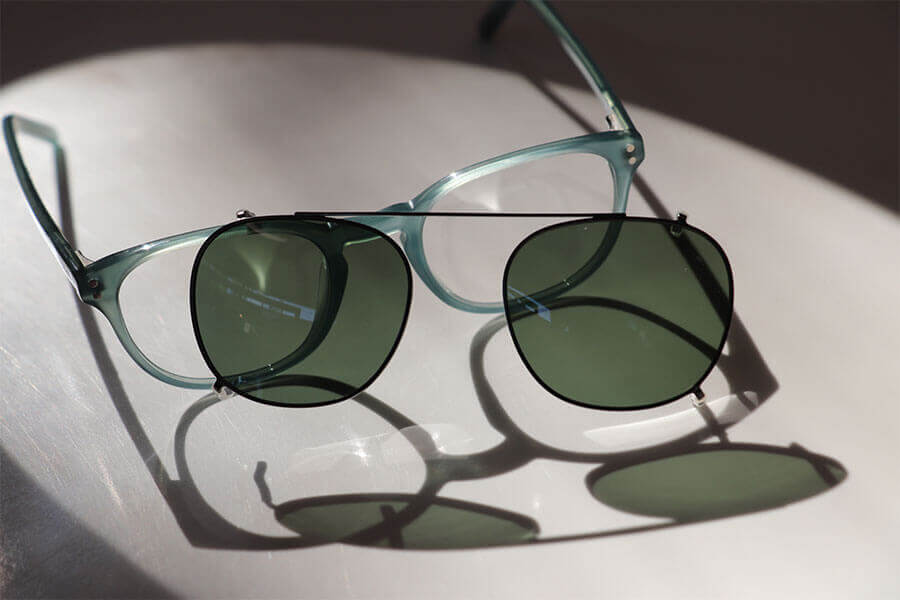 Kaufe Strass Diamant Sonnenblende Brille Verschluss Clip Sonnenbrille Brillen  Halter Tragbare Clip Auto Auto Ornament
