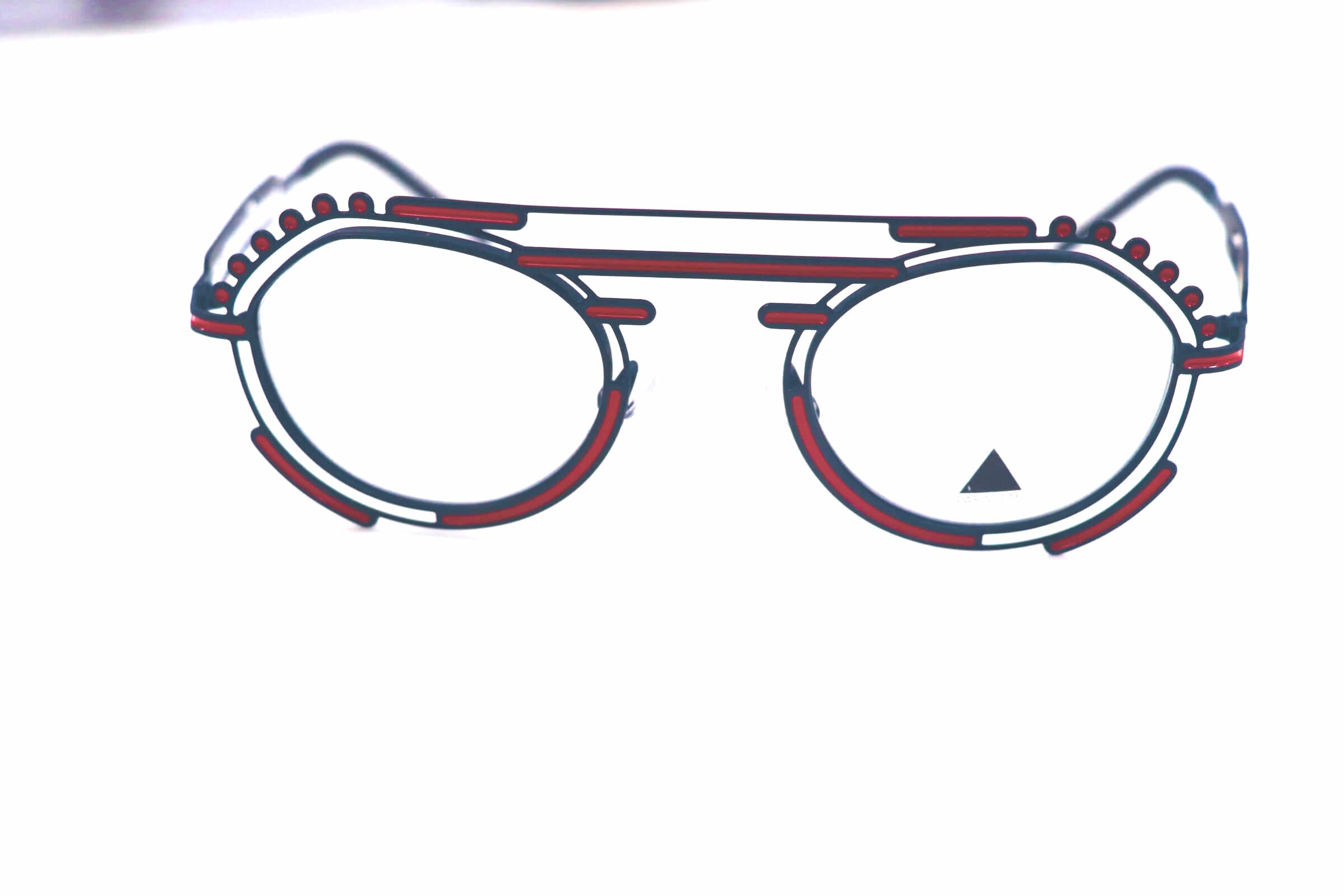 Brille mit runden Gläsern und horizontalen Linien, geometrisch inspiriert von Parasite Design