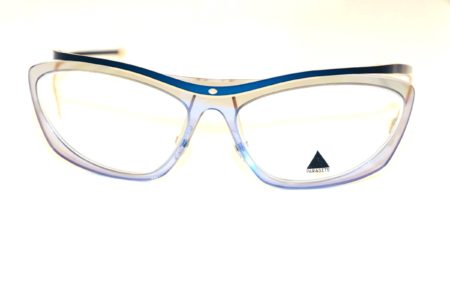 Transparente Brille von Parasite Eyewear